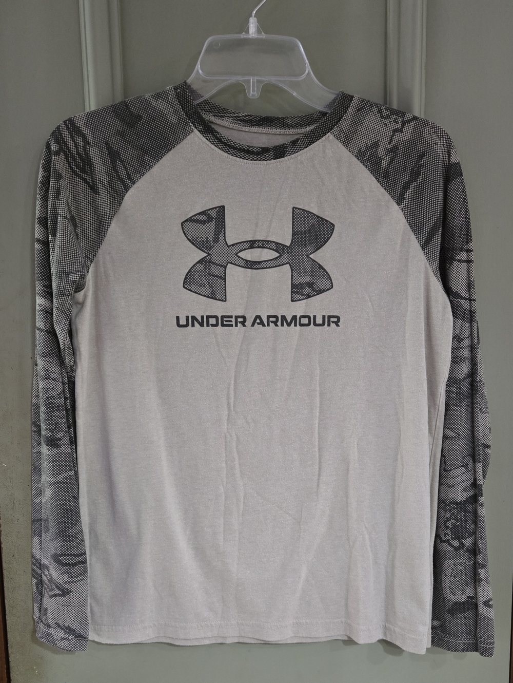 Under Armour Long Sleeve Raglan Tee - Light Gray with Charcoal Camo Sleeves